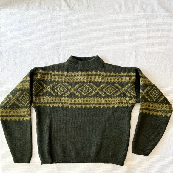 Vintage Nordic White Ram Knit Wool Sweater in Green - Picture 6 of 11